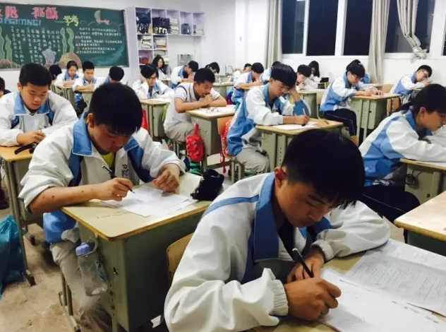 德清求是高中師生審視自己 迎接學(xué)考