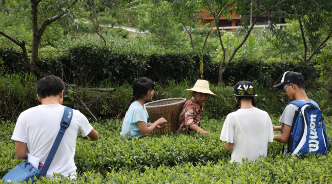 湖北民族學(xué)院校社聯(lián)“三下鄉(xiāng)”社會實(shí)踐團(tuán)隊(duì)走進(jìn)古村落