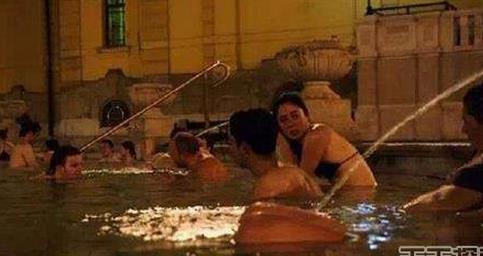 全球九大女性風(fēng)俗個(gè)個(gè)奇葩!最后一個(gè)亮了