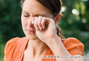 長(zhǎng)時(shí)間使用手機(jī)、電腦,小心干眼癥!