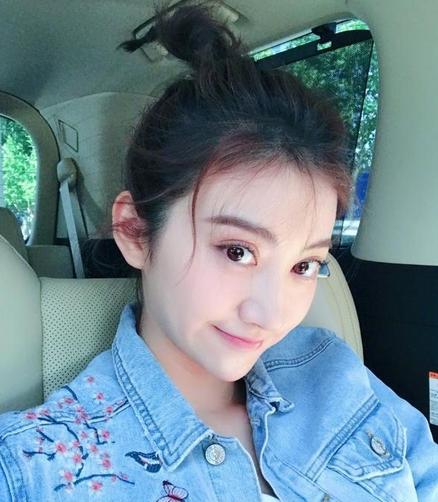 披肩短發(fā)怎么扎丸子頭 披肩短發(fā)怎么扎丸子頭
