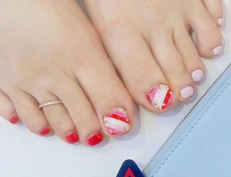 夏季腳趾甲美甲圖片大全 夏季腳趾甲美甲圖片大全