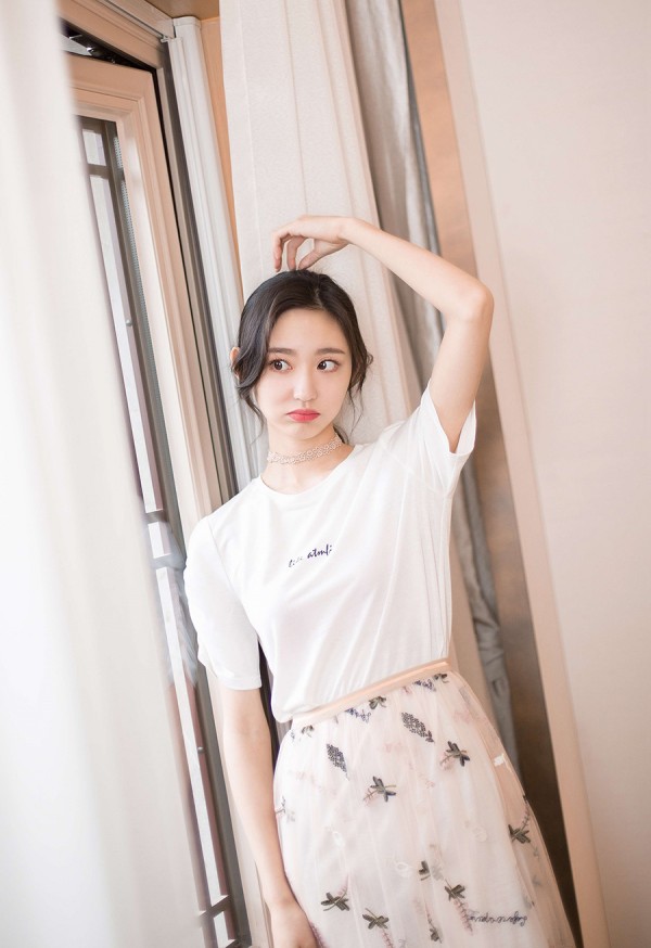 《創(chuàng)造101》王莫涵初夏寫真曝光 甜美少女力
