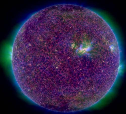NASA又發(fā)“紫太陽”:似一團(tuán)花球 充滿神秘色彩(圖)