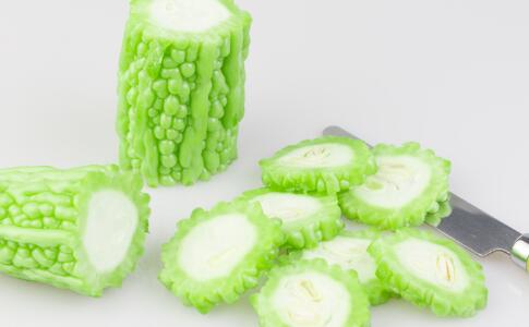 打工學(xué)生被罰吃生苦瓜生雞蛋 這些食物千萬(wàn)不能生吃 打工學(xué)生被罰吃生苦瓜生雞蛋 哪些食物不能生吃 不能生吃的食物有哪些