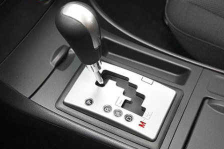 老司機(jī)總結(jié)開自動檔汽車的注意事項