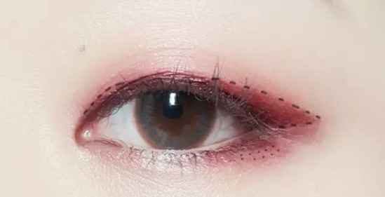 新手怎么畫眼影好看?簡(jiǎn)單易學(xué)的技巧學(xué)起來