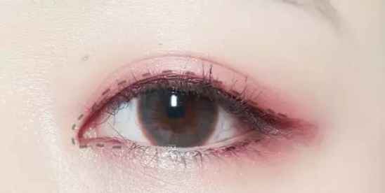 新手怎么畫眼影好看?簡(jiǎn)單易學(xué)的技巧學(xué)起來