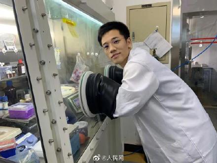 16篇SCI論文、十佳歌手、六塊腹肌…上海交大25歲博士奶爸火了! 16篇SCI論文、十佳歌手、六塊腹肌…上海交大25歲博士奶爸火了!