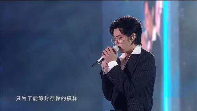 吳亦凡脖子起紅點怎么回事?吳亦凡脖子起紅點是吻痕嗎?