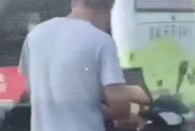 20年后打老師男子想當(dāng)面給老師道歉,關(guān)于老師曾經(jīng)對他的造成的陰影,他稱已經(jīng)釋懷