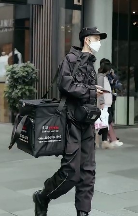 黑天鵝外賣員什么意思 黑天鵝外賣員什么梗1