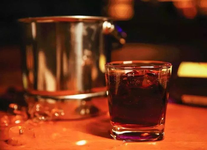 抖音hls是什么意思?Helens可樂桶調(diào)酒配方圖片1