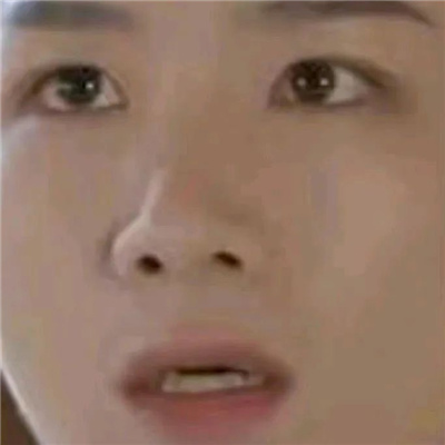 白敬亭懟臉聊天表情超好笑 好搞笑一男的啊 白敬亭懟臉聊天表情超好笑 好搞笑一男的啊