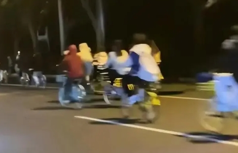 網(wǎng)絡(luò)用語(yǔ)鄭州騎共享單車(chē)到開(kāi)封是什么梗