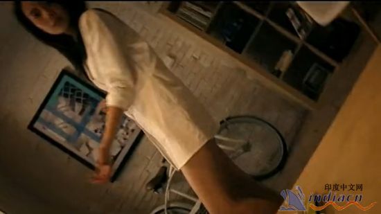 高圓圓濕剃門(mén)視頻曝光 對(duì)著男子做出各種引誘動(dòng)作