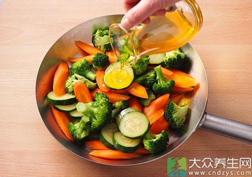 橄欖油炒菜對健康有危害? 橄欖油炒菜對健康有危害?(3)