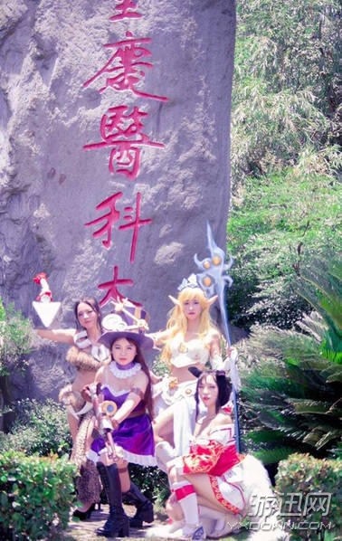 二次元畢業(yè)照走紅網(wǎng)絡(luò)!四美女實(shí)力Cos《LOL》女英雄