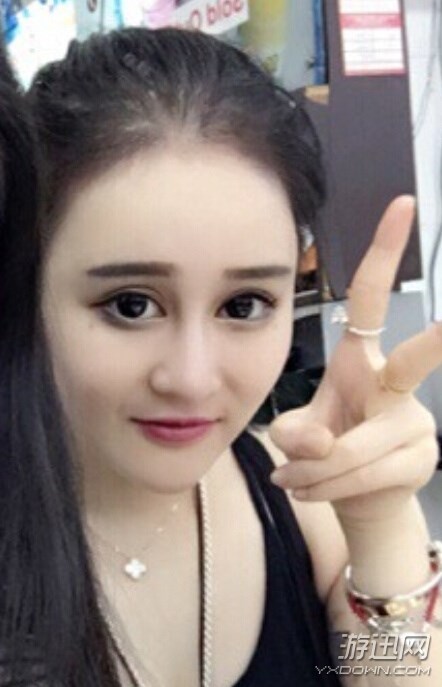 被罵整容、網(wǎng)紅臉、靠爹 趙本山19歲女兒怒掛網(wǎng)友ID