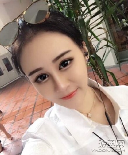 被罵整容、網(wǎng)紅臉、靠爹 趙本山19歲女兒怒掛網(wǎng)友ID