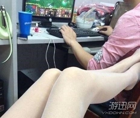 丈夫沉迷網(wǎng)游無法自拔 妻子勸導(dǎo)無效竟揮刀自殘!