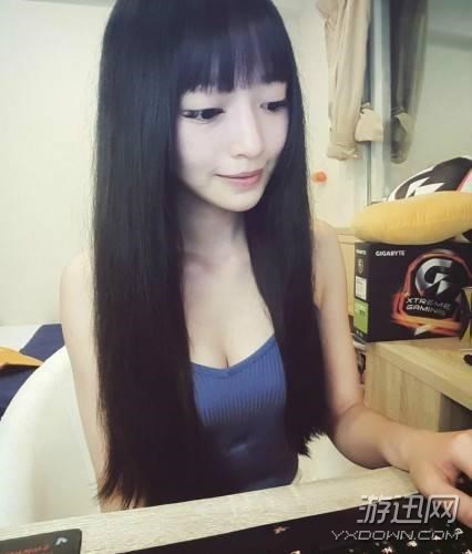 臺(tái)灣LOL女主播曬泳裝照 顏值點(diǎn)贊,就是胸小了點(diǎn)兒