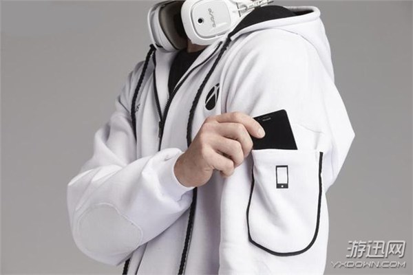微軟進(jìn)軍服裝界?Xbox推出時尚連體服 死宅必備