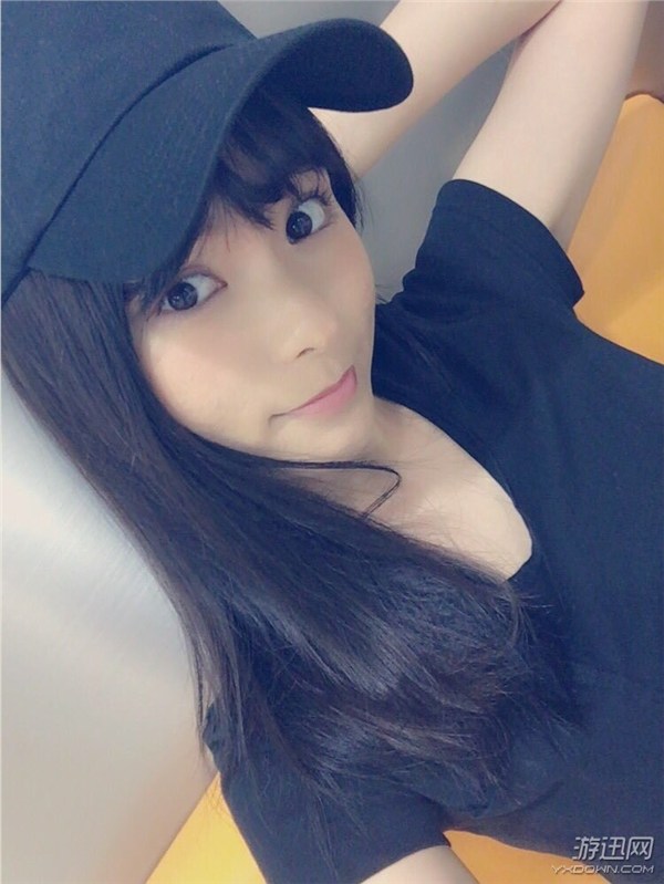 日本混血美女星明美津紀(jì)私照欣賞 穿這么清涼真的好嗎?